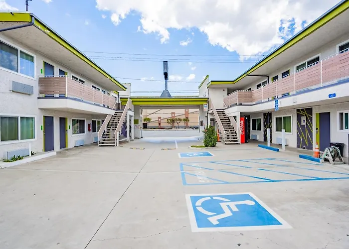 Exclusivo Inn And Suites