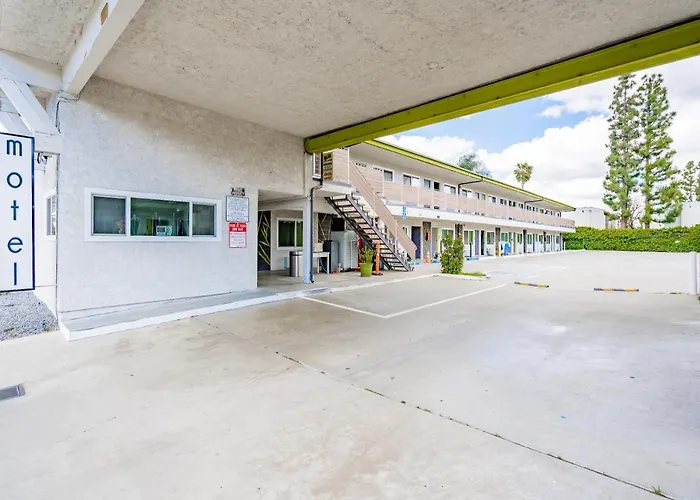 Exclusivo Inn And Suites