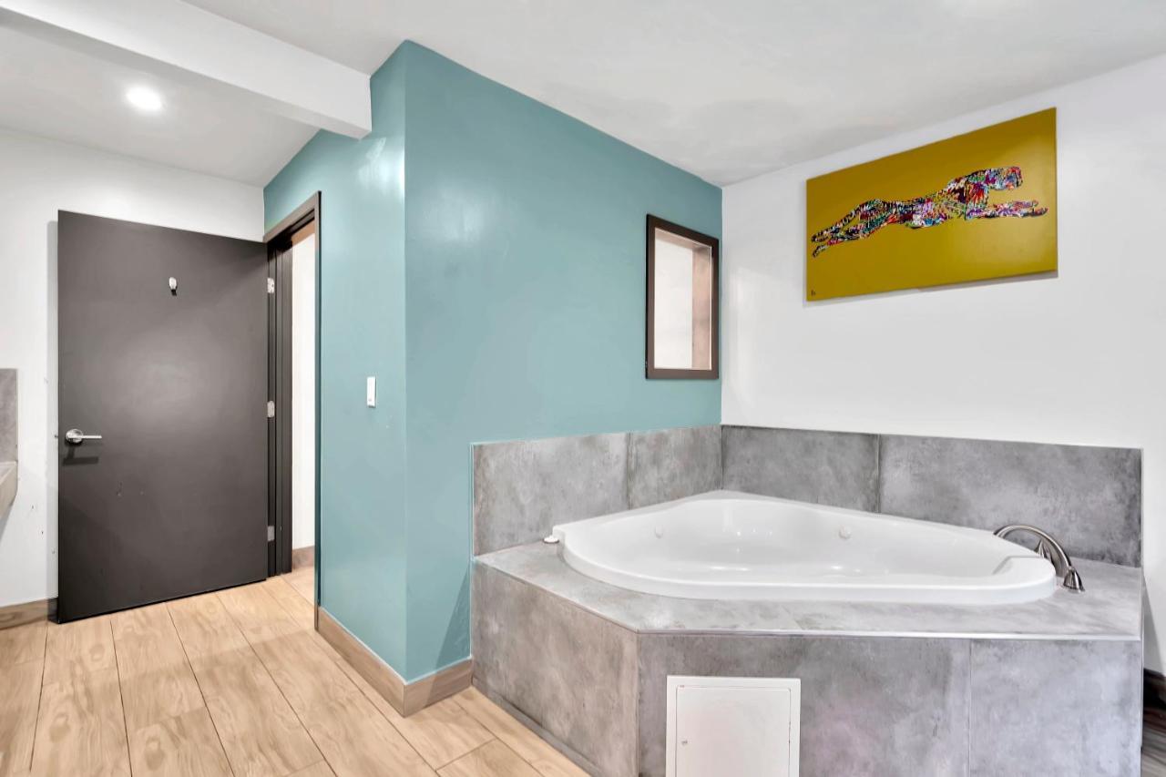 Exclusivo And 2* Lakewood